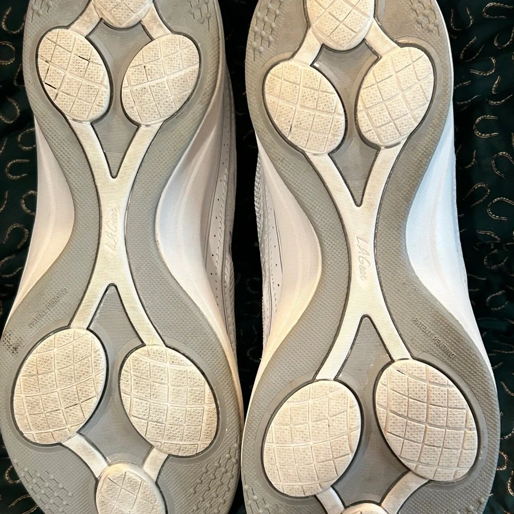 9.5 M sneakers. LAST CHANCE BEFORE BEING DONATED TO CHARITY in May 2026 - Picture 6 of 9
